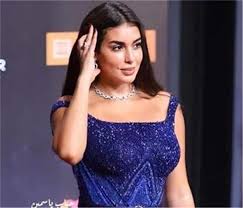 ويذكر أن ياسمين صبري ورجل الأعمال أحمد أبو هشيمة تزوجا قبل شهر رمضان بأسبوع واحد من خلال إقامة حفل صغير اقرأ أيضا: ÙÙŠ Ø¹ÙŠØ¯ Ù…ÙŠÙ„Ø§Ø¯ ÙŠØ§Ø³Ù…ÙŠÙ† ØµØ¨Ø±ÙŠ Ø­Ù‚Ø§Ø¦Ù‚ ØªØ¹Ø±ÙÙ‡Ø§ Ù„Ø£ÙˆÙ„ Ù…Ø±Ø© ÙˆØµÙˆØ±Ø© Ù…Ø³Ø±Ø¨Ø© Ù…Ù† Ø­ÙÙ„ Ø²ÙØ§ÙÙ‡Ø§ Ø¹Ù„Ù‰ Ø²ÙˆØ¬Ù‡Ø§ Ø§Ù„Ø£ÙˆÙ„ Ù„Ù‡Ù„ÙˆØ¨Ù‡