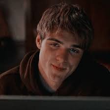Main character elle also appears in bra and underwear several times. Noah Flynn A Barraca Do Beijo Kissing Booth 2 Noah Flynn The Kissing Booth 2