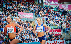 Karoline bjerkeli grøvdal (born 14 june 1990 in �lesund) is an athlete who competes internationally for norway. Karoline Bjerkeli Grovdal Med Fin Loping I New York Friidrett1