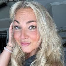 Darcie Murphy's Instagram, Twitter & Facebook