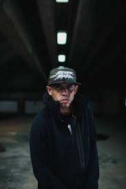 Lt → malay → joe flizzow (1 cântec 1 de traduceri to 1 limbă). Joe Flizzow On Drop Ping His Latest Single The Fifth Parlour