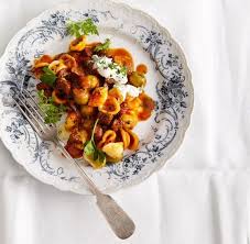 Orecchiette Mit Ragout Und Krauter Dip Rezept Lebensmittel Essen Abendessen Fur 2 Kalbsragout