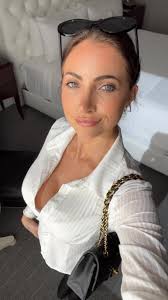 Anna 🕊 (@annalouieaustin)’s videos with Moi...Lolita