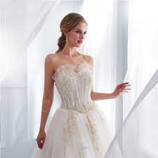 Maybe you would like to learn more about one of these? Prinzessin Tragerlos Corsage Tull Spitze Brautkleid Mit Schleppe
