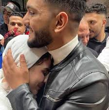 بعد ما تخلص تمرينه رجل سوبر ست 😂😂 By : عبدالرحمن سلام جروب خاص بالفتنس  والتغذية : Gym S Society