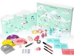 A l'intérieur, des surprises aussi ludiques que désirables pour nous chouchouter à l'arrivée des fêtes et découvrir les indispensables de la marque. Calendrier De L Avent Sephora 2019 Prix Contenu Code Promo Les Bons Plans De Naima