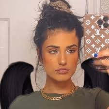 Savannah ray (@Savvygrace95)