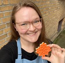 Another day, another designed sponge cake 🤎 Full recipe & links to ALL  products I use to make these cakes