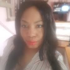 Alina Davis's Instagram, Twitter & Facebook