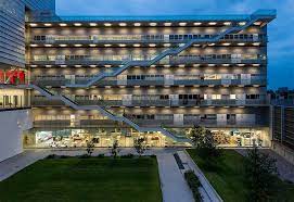 Una asamblea constituyente, en este sentido, es la entidad que se forma ad hoc para modificar o crear una constitución. Centro Campus Constituyentes Ten Arquitectos Archidiaries