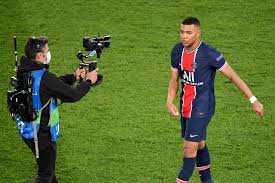 He is of mixed ethnicity as his father is of cameroonian origin, while his mother, a former handball player, is of algerian origin. Kylian Mbappe Growing Warmer To Extending His Psg Contract Get French Football News