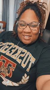 Martha Pulver's Instagram, Twitter & Facebook