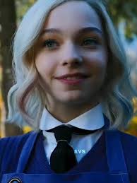 Eu achei muito parecidas  #fyyyyy#carolineforbes#enidsinclair#wandinha#thevampirediaries#fybシ#addamsfamily