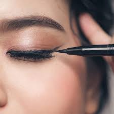 How to apply eyeliner perfectly every single time. Eyeliner 101 How To Apply Eyeliner At Any Skill Level Ipsy
