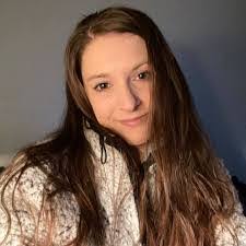 Lori Tolar's Instagram, Twitter & Facebook