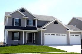 Carlson Exteriors Siding And Roofing Bloomington Il Grey Siding House Vinyl Exterior Siding Grey Siding