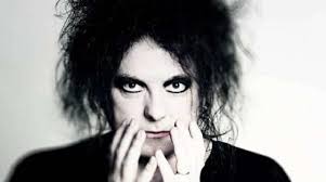 Auguri Robert Smith, portabandiera del movimento Dark/New wave