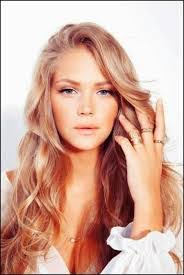 Florence Demers's Instagram, Twitter & Facebook