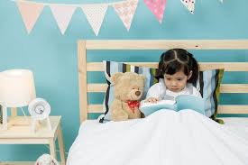Pun dengan dekorasi tempat tidurnya yang seperti tenda ini, serta anda yang hanya memiliki ruang atau space kecil untuk bayi perempuan anda, bisa menggunakan dekorasi sederhana namun cantik seperti ini. 10 Desain Kamar Anak Perempuan Yang Bisa Jadi Inspirasi Bukareview