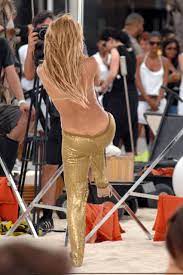 Shakira wears a thong! - Shakira Photo (16503922) - Fanpop