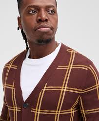 MEET THE NEO* MATTHEW PITT Matthew-George Pitt was born in Brooklyn NY in  December of 1991. He is a proud alumni of Brooklyn College where he has  recieved his B.A. Degree in