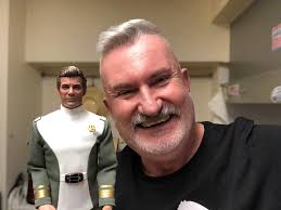 Capt Sisko 1/6 scale figure details incredible