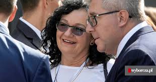 Donos siostry Morawieckiego do kosza. Dziennikarze 'Wyborczej' i 'Nowej  Gazety Trzebnickiej' nie popełnili przestępstwa opisując siostrę  pisowskiego premiera