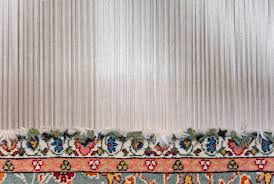 Subtle striations add depth to colorful and relaxed patterns. The Difference Between Hand Knotted Hand Tufted Rugs Woods