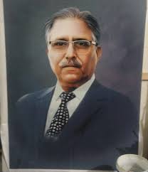 Besides a Canvas, what are some other surfaces that oil paint works well  on?