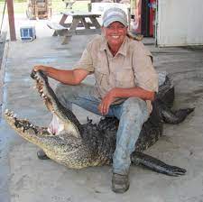 Liz cavalier with her husband, justin choate. Swamp People Liz Cavalier Fasrpride