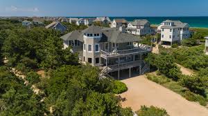 Rental homes can be a great way to bring multiple or extended families together for shared experiences while also giving people their own bedrooms and spaces for privacy and downtime. Castaways Vacation Rental Twiddy Company