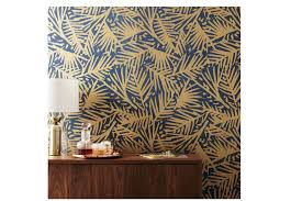 Our bedroom wallpaper range includes inspiration from some of interior design's biggest trends including industrial, geometric and floral themes. 15 Chic Gold Wallpapers Best Ideas For Metallic Gold Wallpaper
