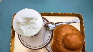 Voglia di cimentarvi nella preparazione di un dolce rigenerante e leggero come questo? Come Fare La Granita Siciliana Due Varianti Per Un Dolce Tradizionale E Rinfrescante Ricetta Ricette Granita Dolci