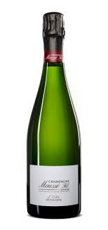 What's better to serve at brunch than a fabulous mimosa recipe made with dry sparkling wine and orange juice? The Best Sparkling Wine For Mimosas According To Bartenders
