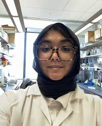 Aniqa Chowdhury, a rising senior at Bowdoin, is spending her summer diving  deep into biomedical research thanks to the support of the College's  generous CXD Grant.⁠ ⁠ After three years in Professor