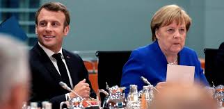 Un paracaidista de greenpeace se cuela en el partido entre alemania y francia (alexander hassenstein / ap). Alemania Francia E Italia Amenazan Con Sanciones Por La Injerencia Extranjera En Libia Al Mayadeen Espanol