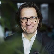 Traveling between two worlds