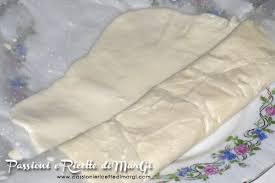 Lungo ma non complesso il procedimento per come si fa la mozzarella. Sfoglia Di Mozzarella Fatta In Casa Mozzarella Ricette Di Margipassioni E Ricette Di Margi