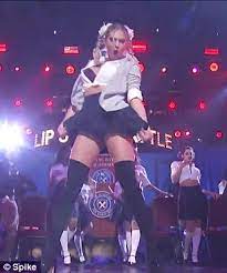 Kate Upton Performs Britney Spears Hit One More Time Daily Mail Online