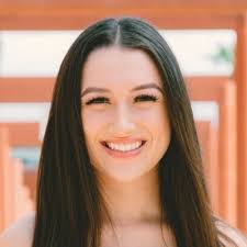 Sara Heetderks's Instagram, Twitter & Facebook