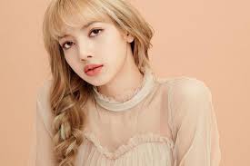 Don't miss out on this one time moment,. Lisa Beberkan Rasanya Tinggal Bersama Member Blackpink Hampir 10 Tahun
