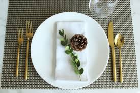 Modern side tables have been taken to the next level together with all the other types of surfaces on legs. 12 Modern Thanksgiving Table Setting Ideas