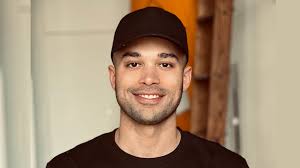 Jordan Smith, Renterii, wins Tech Semi-Final