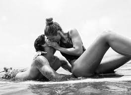 Gabriel medina pinto ferreira, mais conhecido por gabriel medina, nasceu no dia 22 de dezembro de 1993, em são sebastião, no litoral norte de são paulo. Yasmin Brunet Sobe Temperatura Da Web Com Beijao Em Gabriel Medina Unica News Site De Noticias Em Mato Grosso