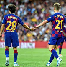 For what had appeared to be a rather limited strategy for ball progression from ronald koeman soon turned into an irrepressible one. Barca Gravity How Can De Jong And Riqui Puig Play Facebook