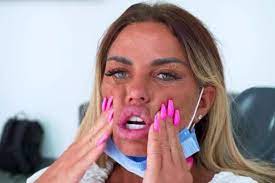 Katie price has shown off her 'real' teeth after having her veneers removed and she's almost unrecognisable. Katie Price Reveals Gruesome Look At Teeth Reconstruction Surgery In New Youtube Video London Evening Standard Evening Standard