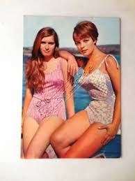 Ablasından önce oyunculuk kariyerine başlayan nilüfer koçyiğit, sinema filmlerinde boy göstermişti. Kartpostal Hulya Kocyigit Nilufer Kocyigit Moda Muzayede