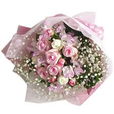 Anniversaries, birthdays, weddings, loved ones, parties or to cheer you up. Send Brilliantly Pink N White Roses Bouquet To Kerala India Page Details Keralaflowersgifts Com