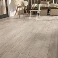Carrelage Sol Gris Effet Bois Jungle L 30 X L 60 4 Cm Leroy Merlin Pisos Piso Gris Suelos