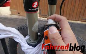 Beim fahrrad tritt manchmal durch die kette bzw lager etwas öl bzw fett aus und das haben die betreiber überhaupt nicht gerne. Fahrrad Reinigen Und Pflegen Tests Erfahrungen Im Fahrrad Blog